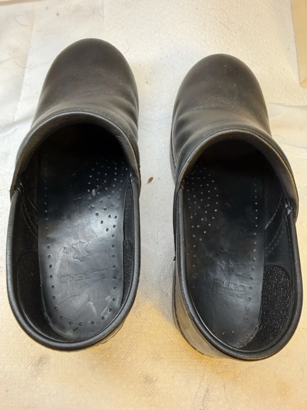 DANSKO BLACK LEATHER PROFESSIONAL CLOGS SIZE EU 38 or 7.5-8 - Picture 6 of 15